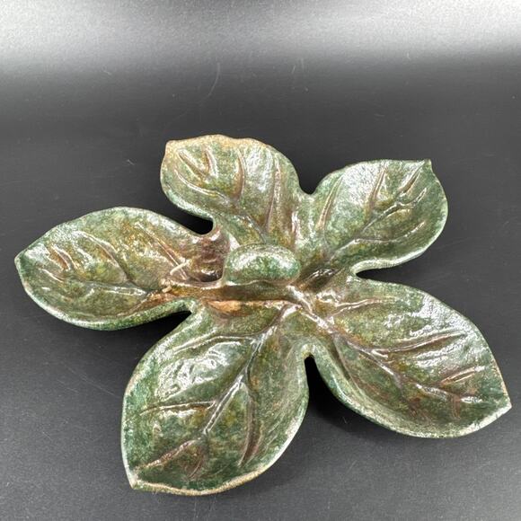 Vintage Cast Iron Leaf With Snail Rustic Primitive Garden Decor Ashtray Dish - Picture 3 of 14